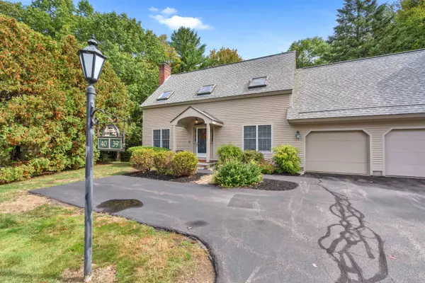 Stratham, NH 03885,40 Stratham Green