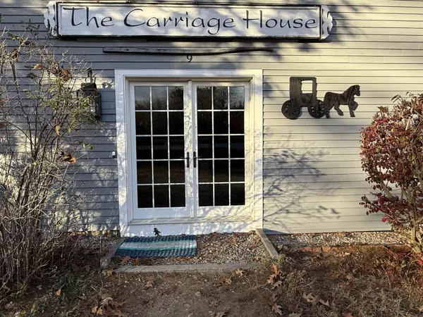 Chichester, NH 03258,9 Depot RD #Carriage House