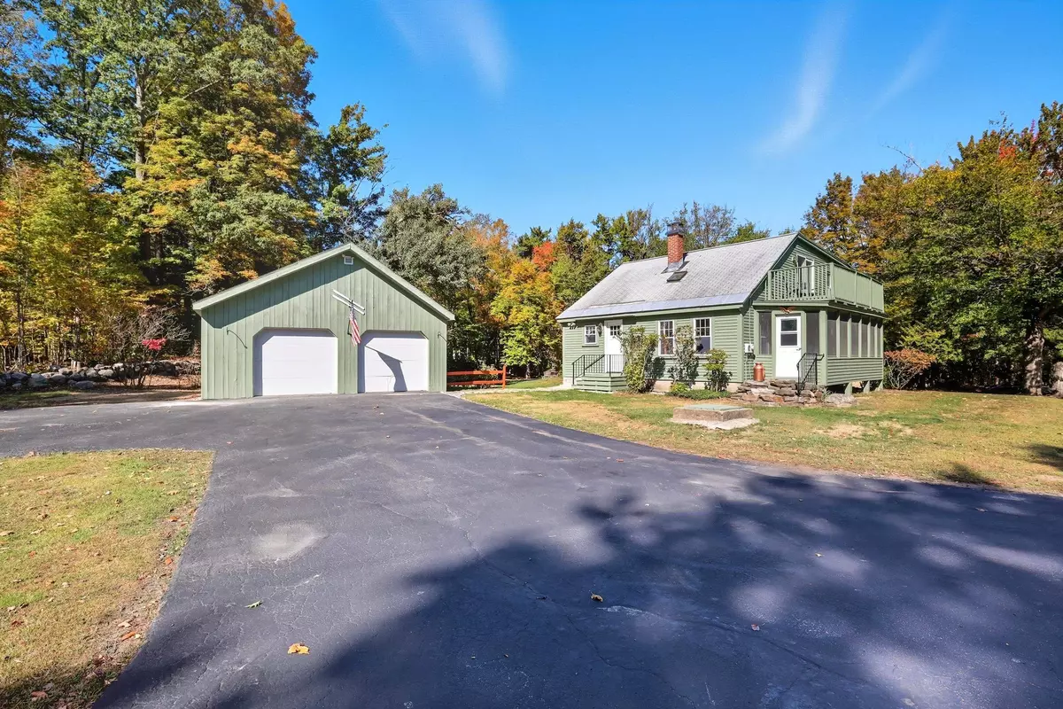 Laconia, NH 03246,304 White Oaks RD