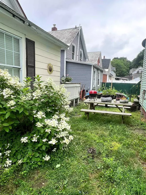 Rockingham, VT 05101,12 Laurel AVE