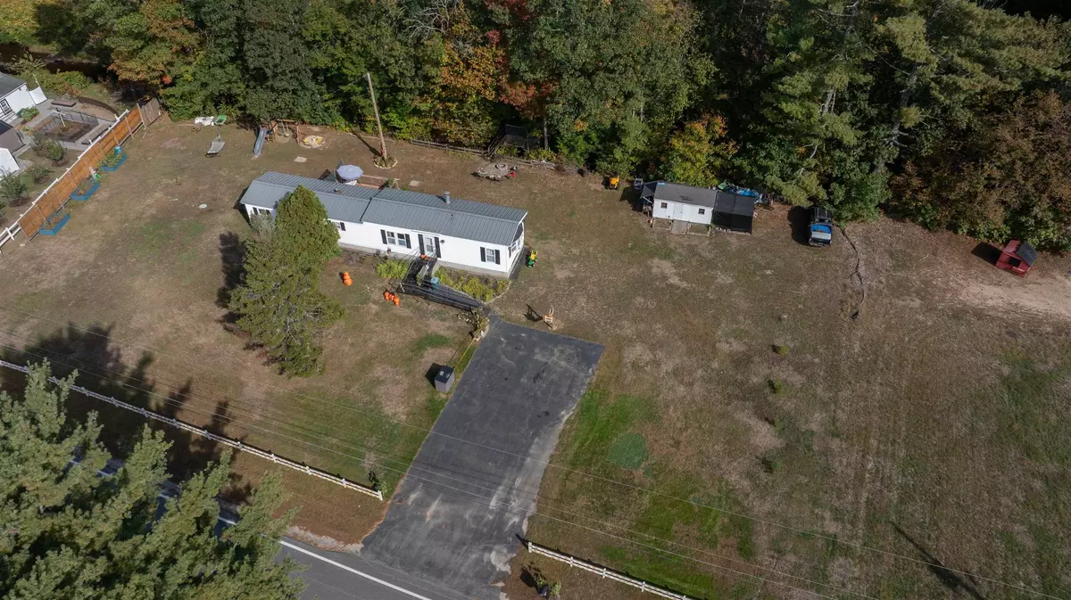 New Boston, NH 03070,731 River RD