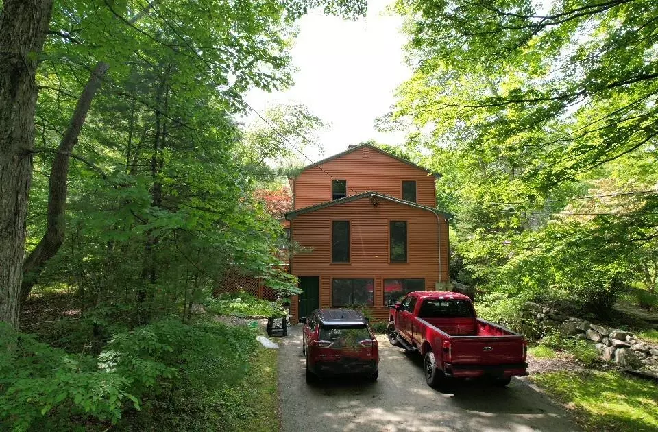 Durham, NH 03824,4 Bartlett RD