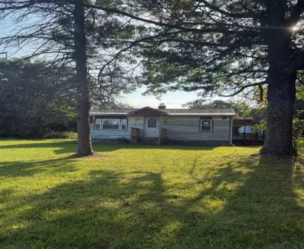 933 E RD, Bennington, VT 05201