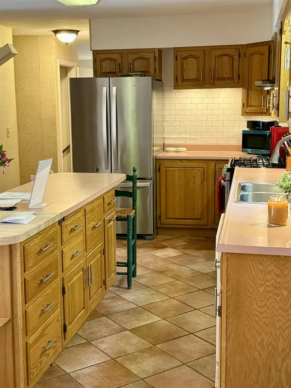 Colchester, VT 05446,199 Oak CIR