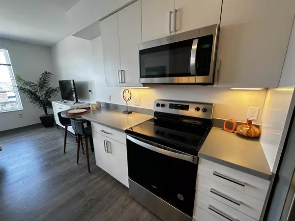 Manchester, NH 03101,409 Elm ST #502