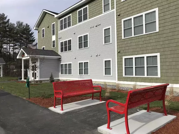 10 East Ridge DR #204, Milford, NH 03055