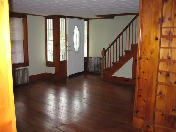 50 Elm ST, Milford, NH 03055