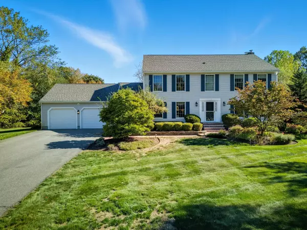 7 Camelot RD, Windham, NH 03087