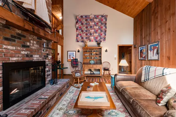 Enfield, NH 03748,13 Lark PL