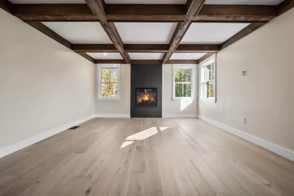 Gilford, NH 03249,84 Young RD