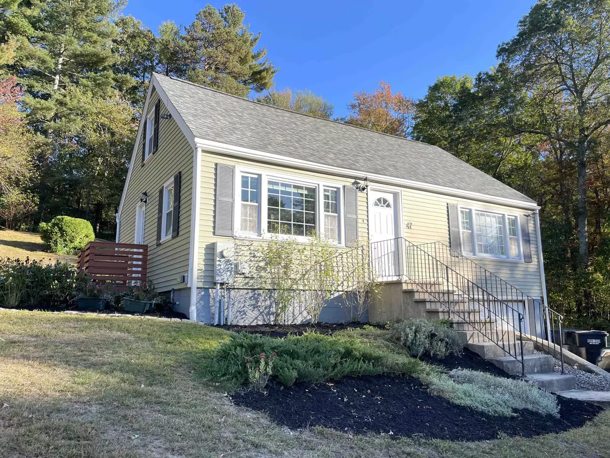 Pelham, NH 03076,47 Hillcrest LN