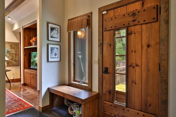 Plymouth, VT 05056,493 Kestrell DR