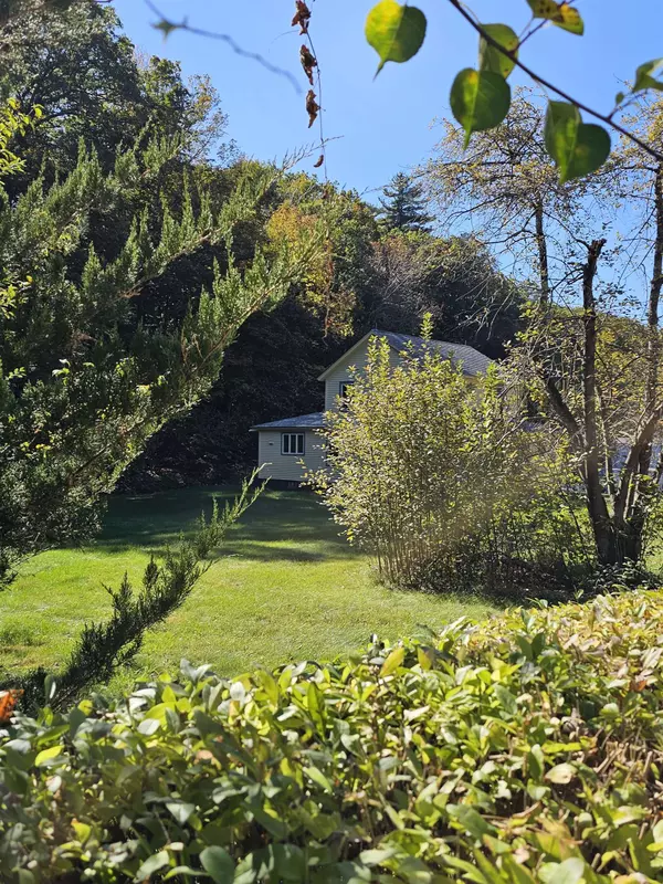 Bennington, VT 05201,508 Barney RD