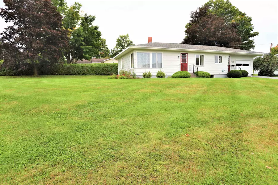 184 Sloan ST, Newport City, VT 05855