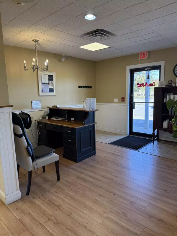 Derry, NH 03038,11 Manchester RD #6