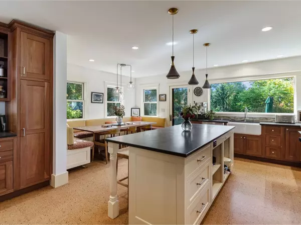 Burlington, VT 05401,49 Mansfield AVE