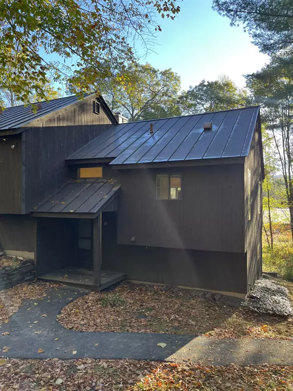 401 Old Quechee RD #9A, Hartford, VT 05059