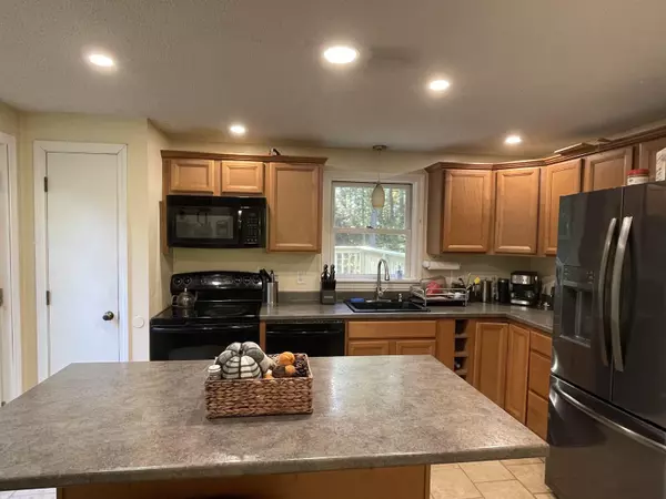 Allenstown, NH 03275,28 Dowst RD