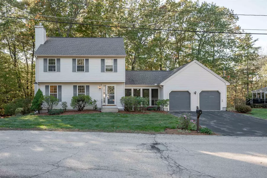 5 Stratham Green, Nashua, NH 03063