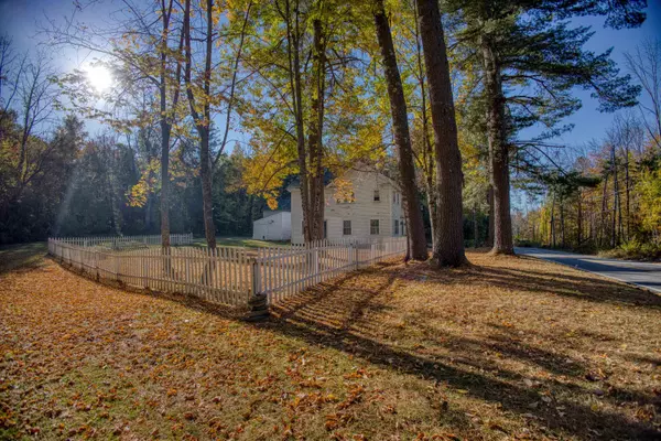 Effingham, NH 03882,623 Province Lake RD