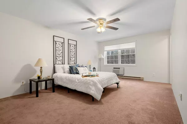 Exeter, NH 03833,39 ernest AVE #202