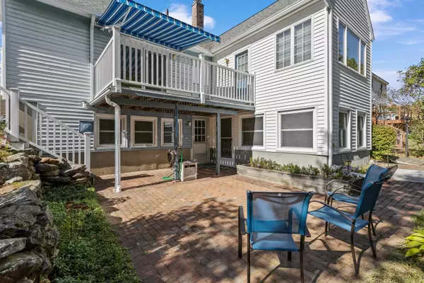 Manchester, NH 03102,75 Greeley ST