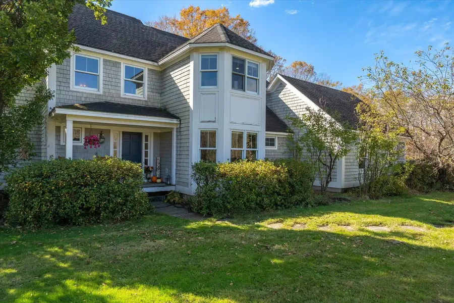 833 Shaw Mansion RD, Waterbury, VT 05677