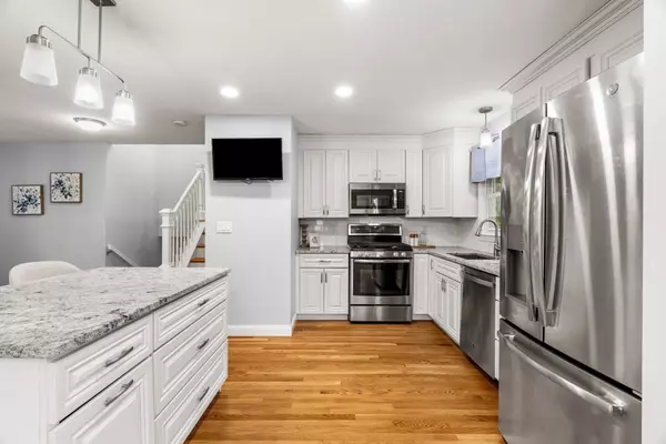 Salem, NH 03079,14 Sherwood CIR