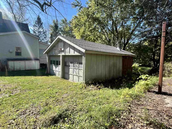 Brandon, VT 05733,927 Carver ST