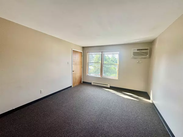 Hillsborough, NH 03244,31 Central ST #G