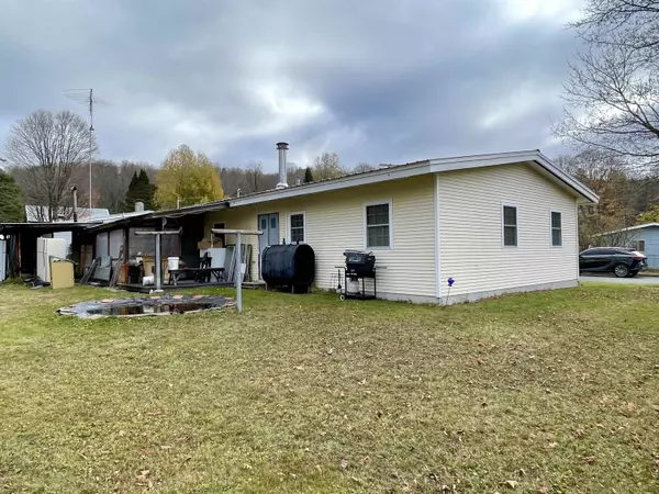 East Haven, VT 05837,26 Cross ST