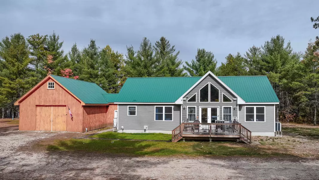 97 Pig ST, Brownfield, ME 04010