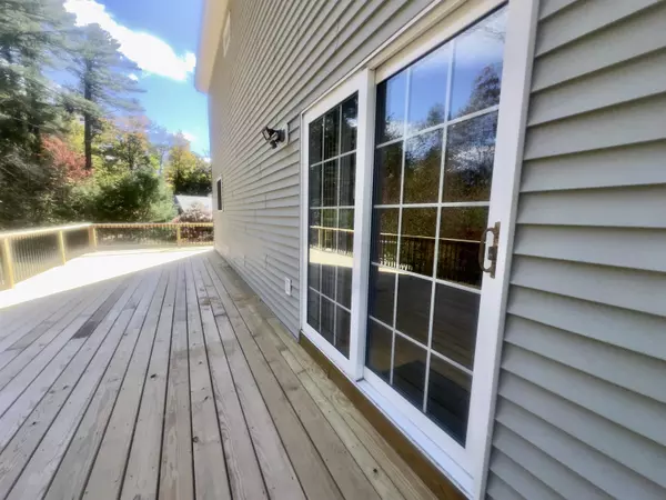 Hillsborough, NH 03244,10 Beaver Glen RD