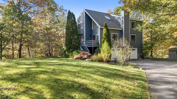 26 Seasons LN, Londonderry, NH 03053