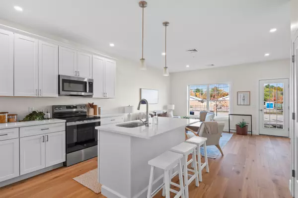 13 Suffolk DR #8, Concord, NH 03303