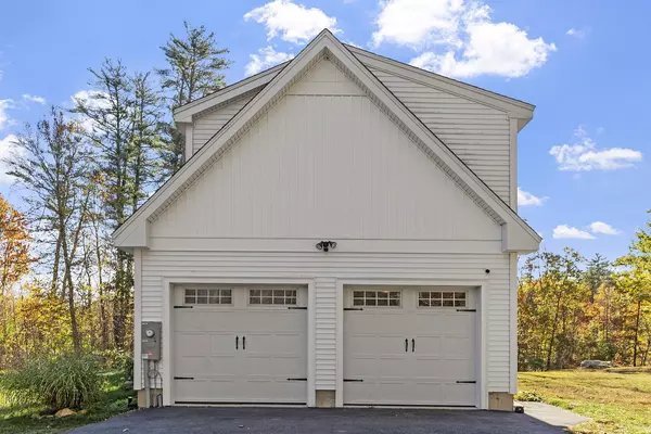 Barrington, NH 03825,133 Smoke ST