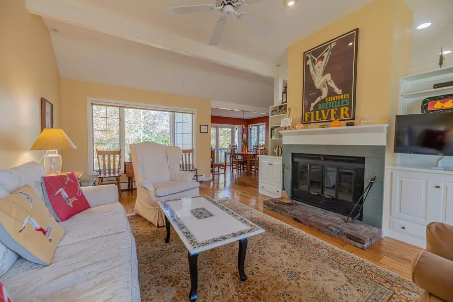 154 Kestrel CT, Manchester, VT 05254