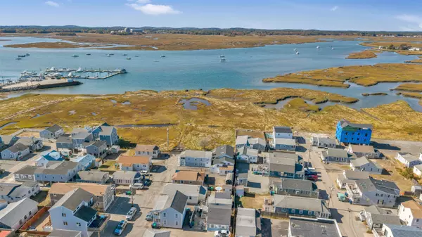 17 Johnson AVE, Hampton, NH 03290-4906