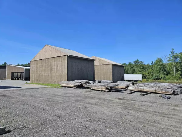 Kingston, NH 03848,36 Depot RD #Building No. 19