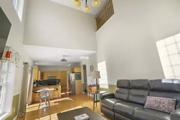 Bedford, NH 03110,16 Summit RD