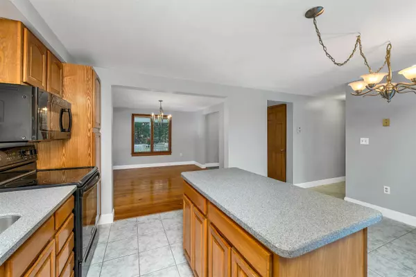 Merrimack, NH 03054,10 Colman PATH