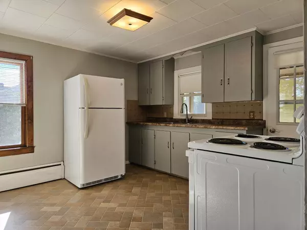 Claremont, NH 03743,16 McKenzie DR