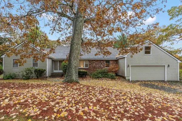 9 Cardinal RD, Windham, NH 03087