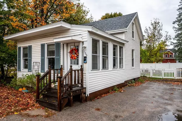 105 Wakefield ST, Rochester, NH 03867