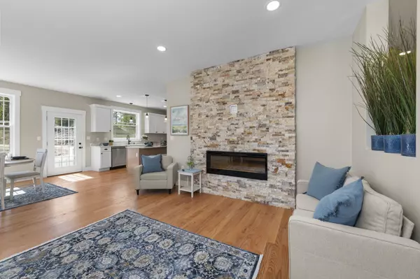 Laconia, NH 03246,76 Lady Walsingham WAY