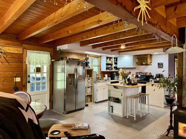 Alstead, NH 03602,96 Maclean RD