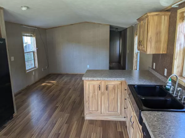 Belmont, NH 03220,5 Tee Dee DR