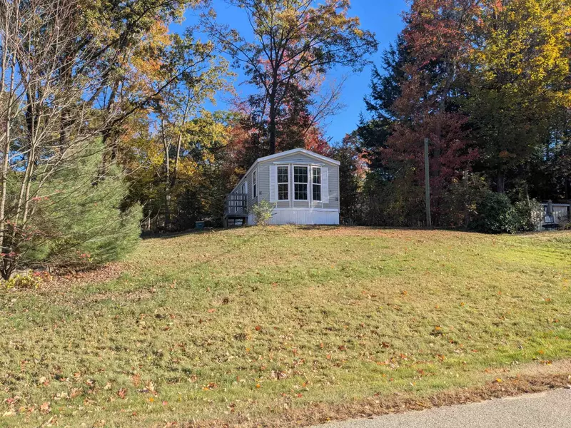 5 Tee Dee DR, Belmont, NH 03220