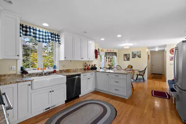 Salem, NH 03079,17 Meredith RD