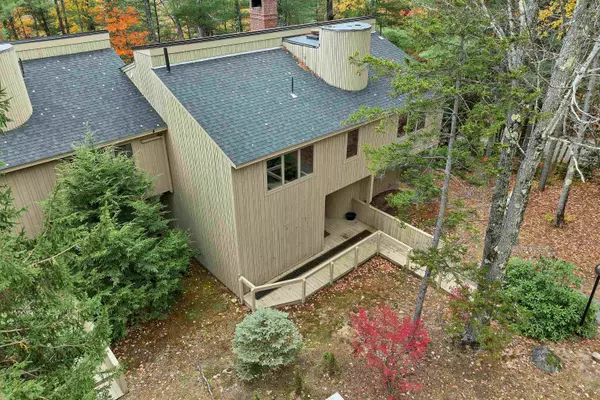 72 Cranmore Woods LN #4, Conway, NH 03818